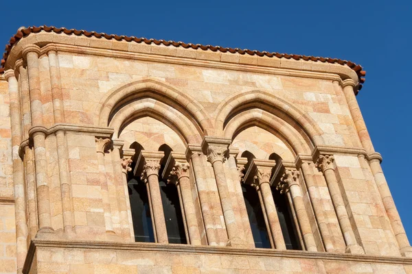 Skymning i kyrkan i Ávila, castilla y leon (Spanien) — Stockfoto