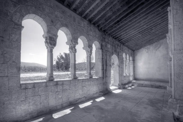 Uvnitř ermitage v černé a bílé, segovia (Španělsko) — Stock fotografie