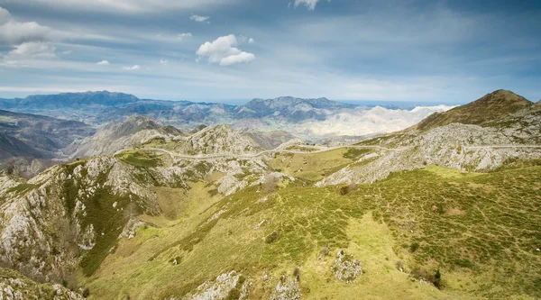 Porto para os lagos de Covadonga — Fotografia de Stock
