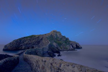 San juan de gaztelugatxe bu gece, bizkaia, İspanya