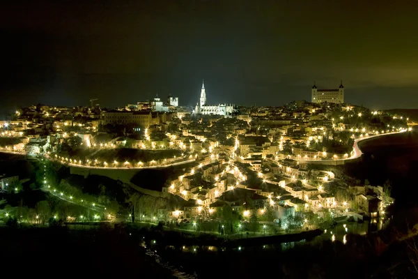 Toledo aan nacht, castilla la mancha, Spanje — Stockfoto