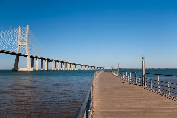 Footbridge near the bridge Vasco de Gama, Lisboa (Portugal) — Stock Photo, Image