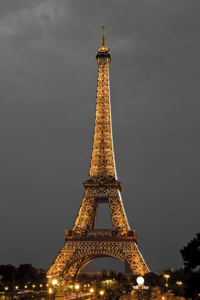 Eiffeltornet på natten, Paris, Frankrike — Stockfoto