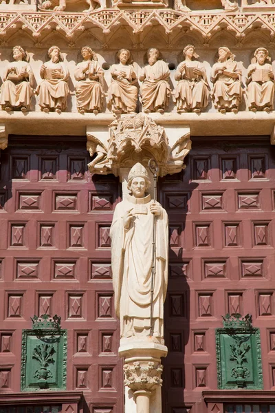 在萨拉曼卡，卡斯蒂亚大教堂门 y leon、 西班牙 — 图库照片