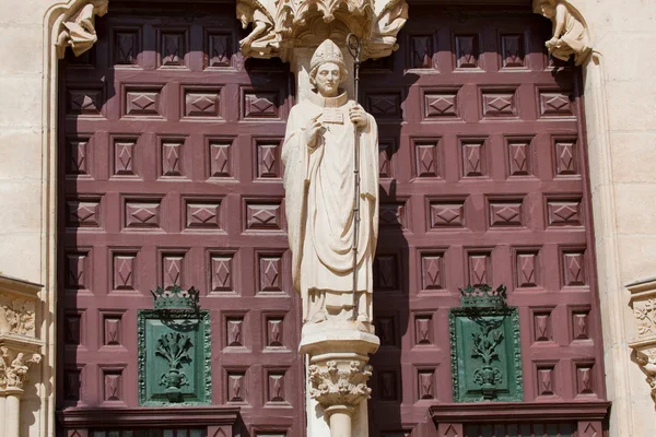 Porta na catedral de Burgos, Castilla y Leon, Espanha — Fotografia de Stock