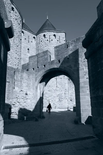 Porte Narbonaisse in black and white, Carcassonne (France) — Stock Photo, Image