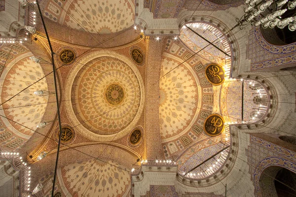 圆顶的 yeni 清真寺，伊斯坦布尔，土耳其 — 图库照片