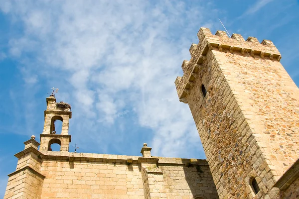 Πύργος στην παλιά πόλη του caceres — Φωτογραφία Αρχείου