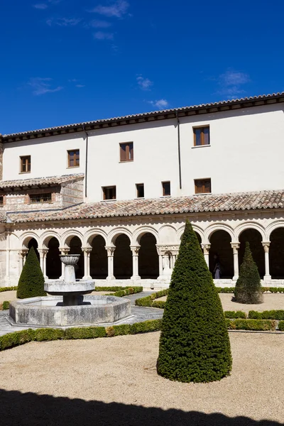 Монастырь Уэльгас, Бургос, Кастилья-и-Леон, Испания — стоковое фото