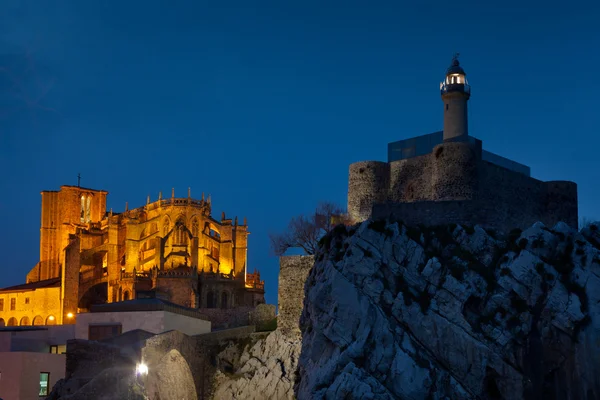 Σούρουπο στο κάστρο urdiales, cantabria, Ισπανία — Φωτογραφία Αρχείου