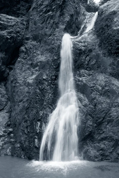オウリカ、モロッコの滝 — ストック写真