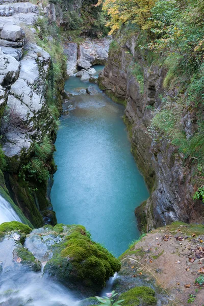 Водопад Молино де Асо, Ордеса, Уэска, Испания — стоковое фото