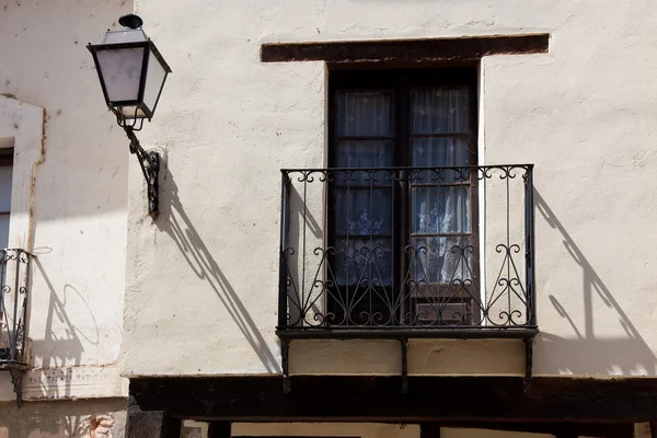 Улица Коваррубиас, Бургос, Кастилья и Леон, Испания — стоковое фото