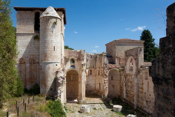 修道院サン ペドロ デ川、コバルビアス、ブルゴス、スペイン — ストック写真