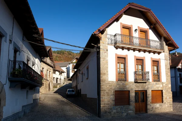 Ulica ezcaroz, navarra, Hiszpania — Zdjęcie stockowe