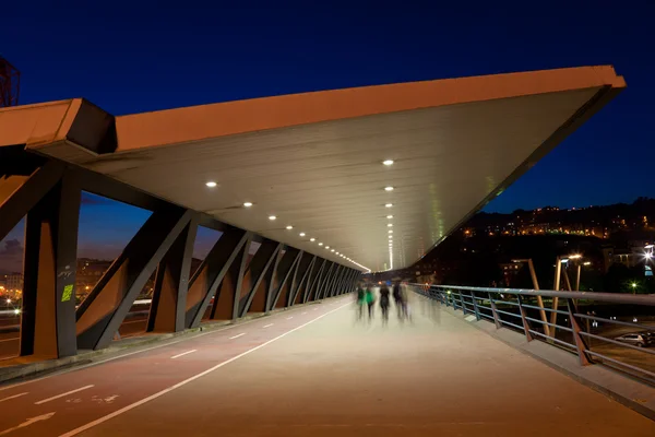 就可到达 euskalduna 桥，毕尔巴鄂，bizkaia 西班牙 — 图库照片