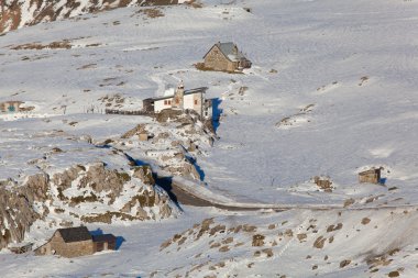 sığınma evleri dağ, larra belagua, navarra, İspanya