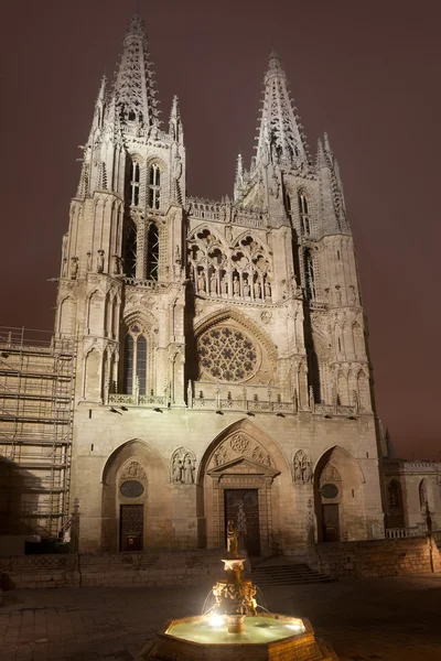 Nightfall in de kathedraal van burgos, castilla y leon, Spanje — Stockfoto