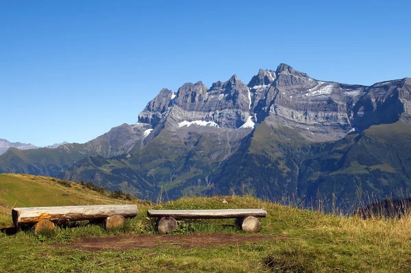 Landskap i schweiziska Alperna — Stockfoto