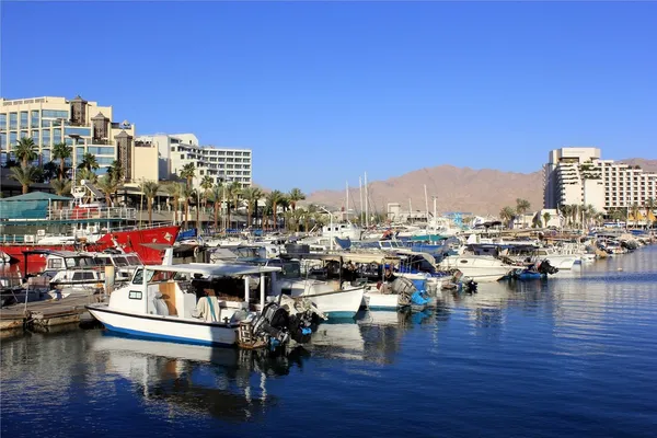 Parkering yachts i eilat, israel — Stockfoto