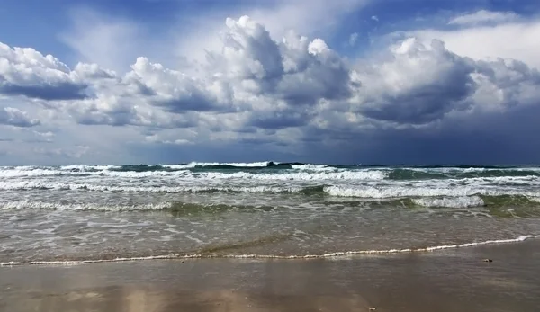 Cielo antes de una tormenta en la Mediterra —  Fotos de Stock