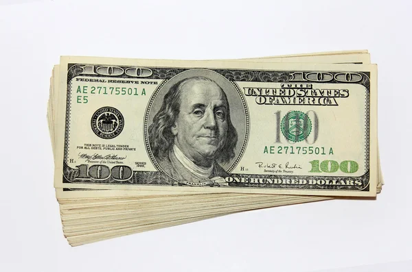 Пачка стодолларовых банкнот — стоковое фото