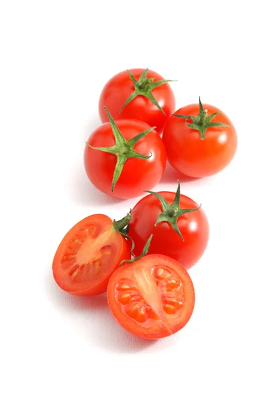 Beyaz bitti izole kiraz domates — Stok fotoğraf