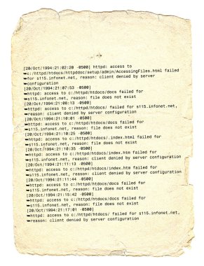 vintage sarı kağıt üzerinde yazılı html kodu