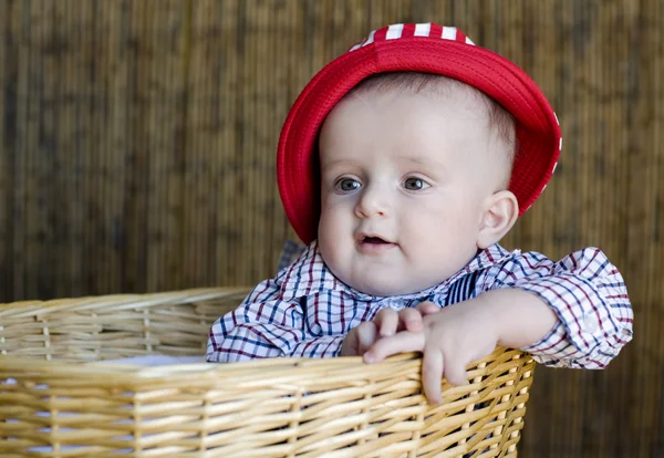 Vtipný chlapec v klobouku — Stock fotografie