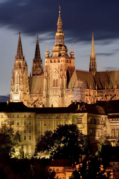 Château de Prague la nuit — Photo