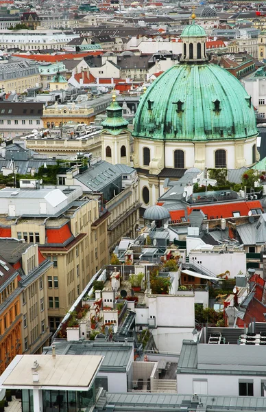 Cityscape of Vienna with St. Peter's church — Stock Photo, Image