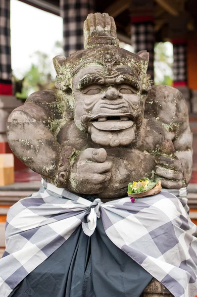 Socha balinéskou démon v ubud, Indonésie — Stock fotografie