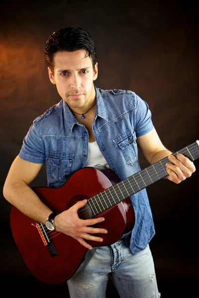 Male model with guitar — Stock Photo, Image