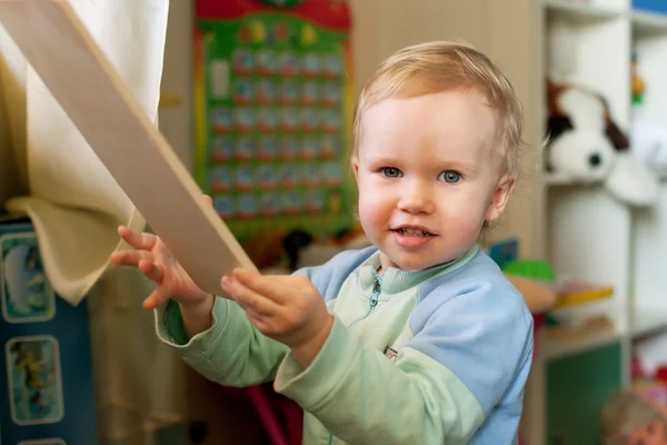 Das kleine Mädchen — Stockfoto