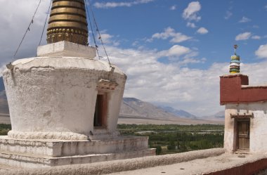 Budhist Tapınağı ve stupa