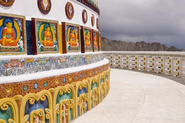 華やかな仏教の仏舎利塔 — ストック写真