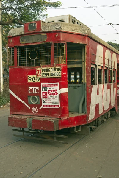 Czerwony tramwaj — Zdjęcie stockowe
