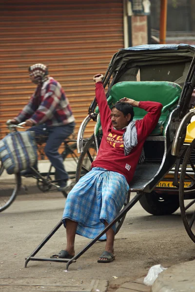 Rickshaw Wallah tar en paus — Stockfoto