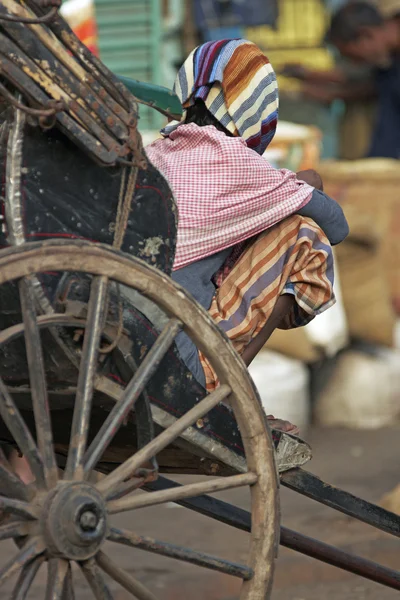 Rickshaw kille att ha en vila — Stockfoto