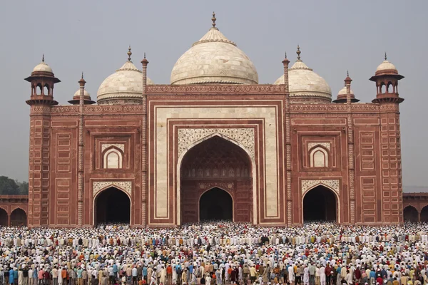 Prayers at the Taj Mahal — Stock Photo, Image
