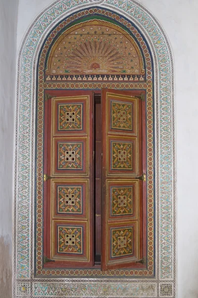 Ornamentální dveře — Stock fotografie