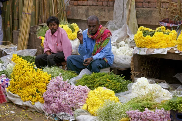 De verkoop van bloemen — Stockfoto