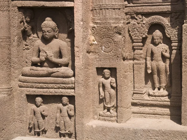 Esculturas religiosas em cavernas de Ajanta — Fotografia de Stock