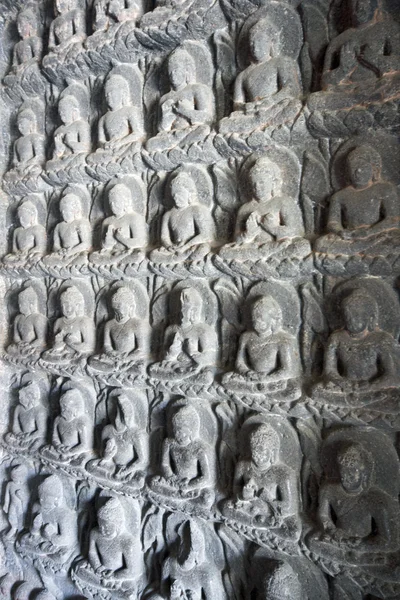 Буддийский пещерный храм — стоковое фото
