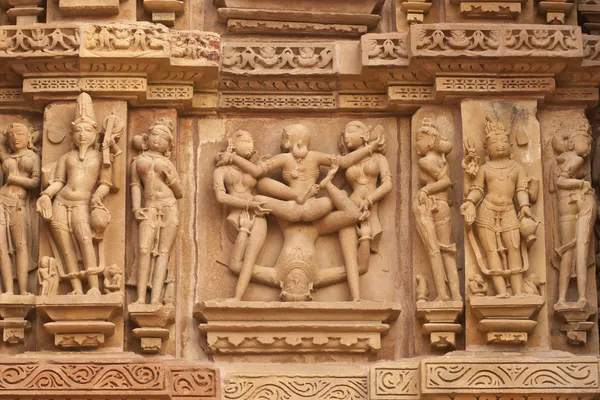 Erotische hinduistische Tempelschnitzereien — Stockfoto