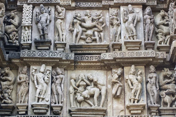 Erotic Temple Carvings at Khajuraho — Stock Photo, Image