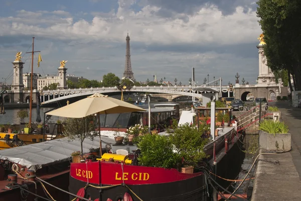 Плавучі дачі й будинки в Парижі — стокове фото