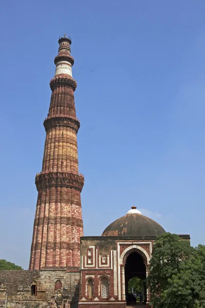 Starożytny minaret — Zdjęcie stockowe