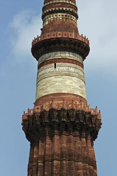 Kwiecisty islamskich wieża — Zdjęcie stockowe