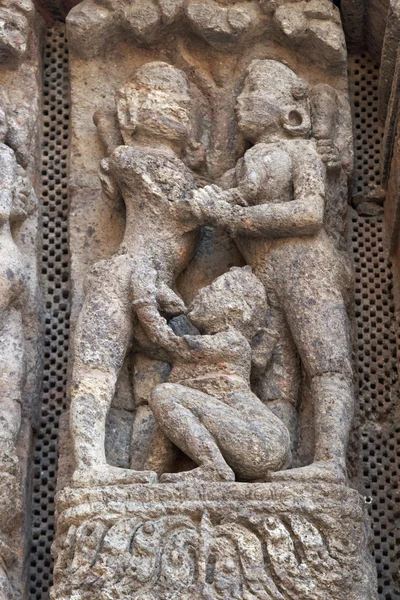 Erotyczne świątyni hinduskiej rzeźby — Zdjęcie stockowe